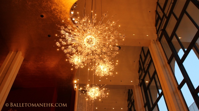The crystal chandeliers at the Metropolitan Opera House | Balletomanehk.com
